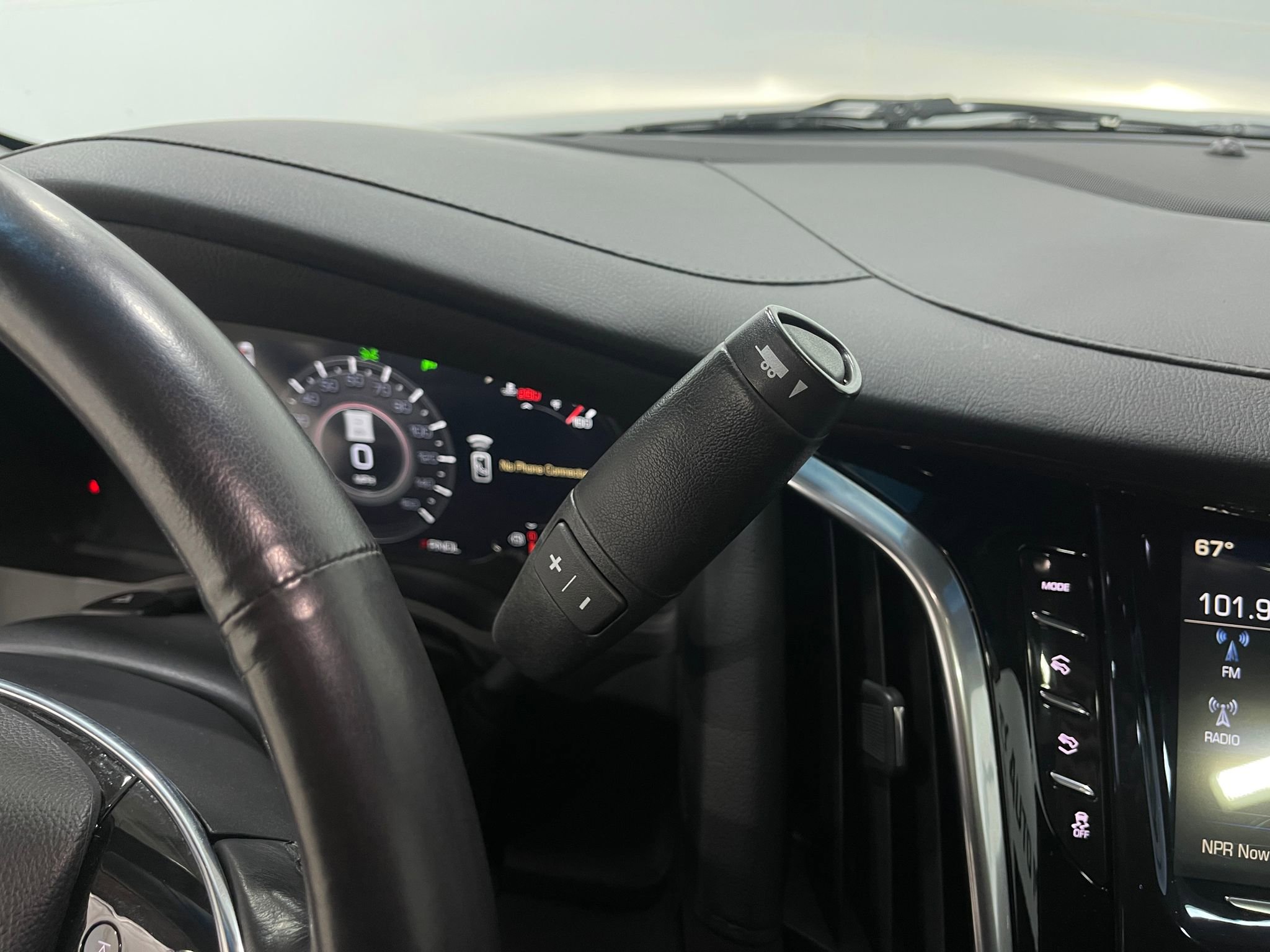 Used 2019 Cadillac Escalade ESV Luxury image 28