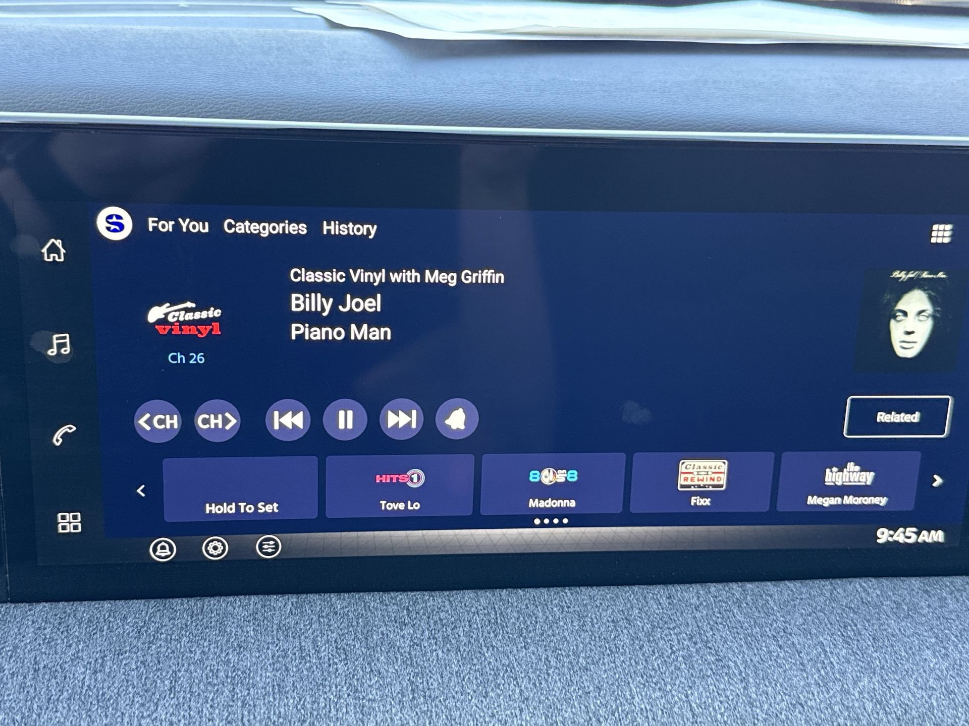 Used 2026 Nissan Kicks SV w/ Charging Package FWD image 12