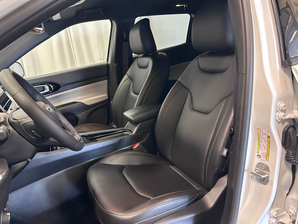 Used 2024 Jeep Compass Limited AWD/4WD image 8