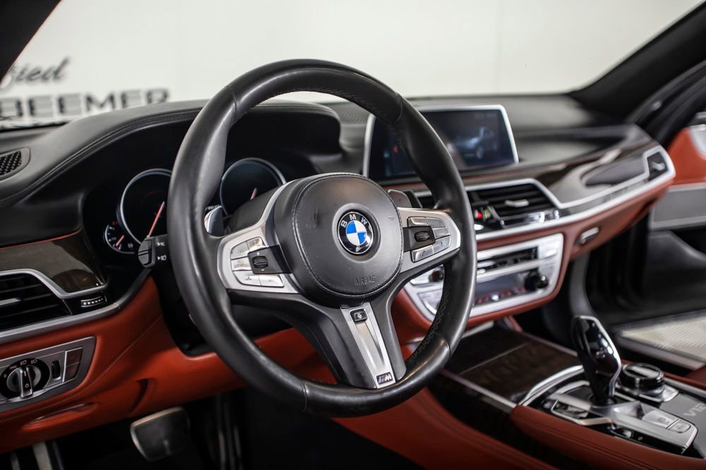 Used 2019 BMW M760i xDrive w/ Luxury Rear Seating Package AWD/4WD image 21