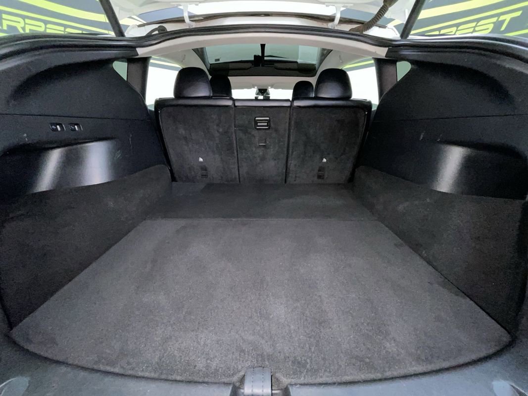 Used 2022 Tesla Model Y Long Range image 16