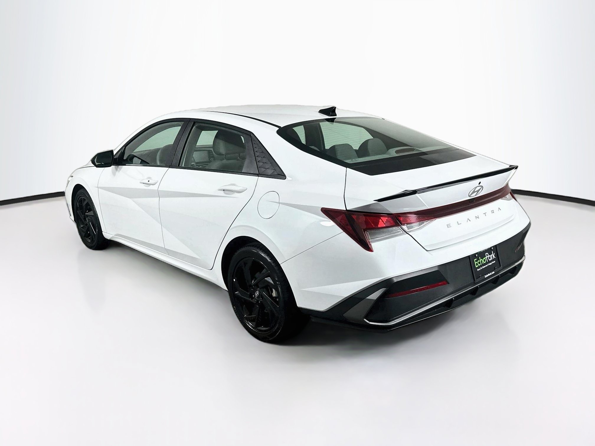 Used 2026 Hyundai Elantra Sport FWD image 5