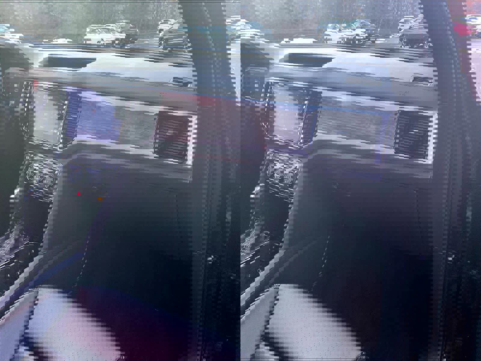 Certified 2022 Volkswagen Atlas Cross Sport SE image 13