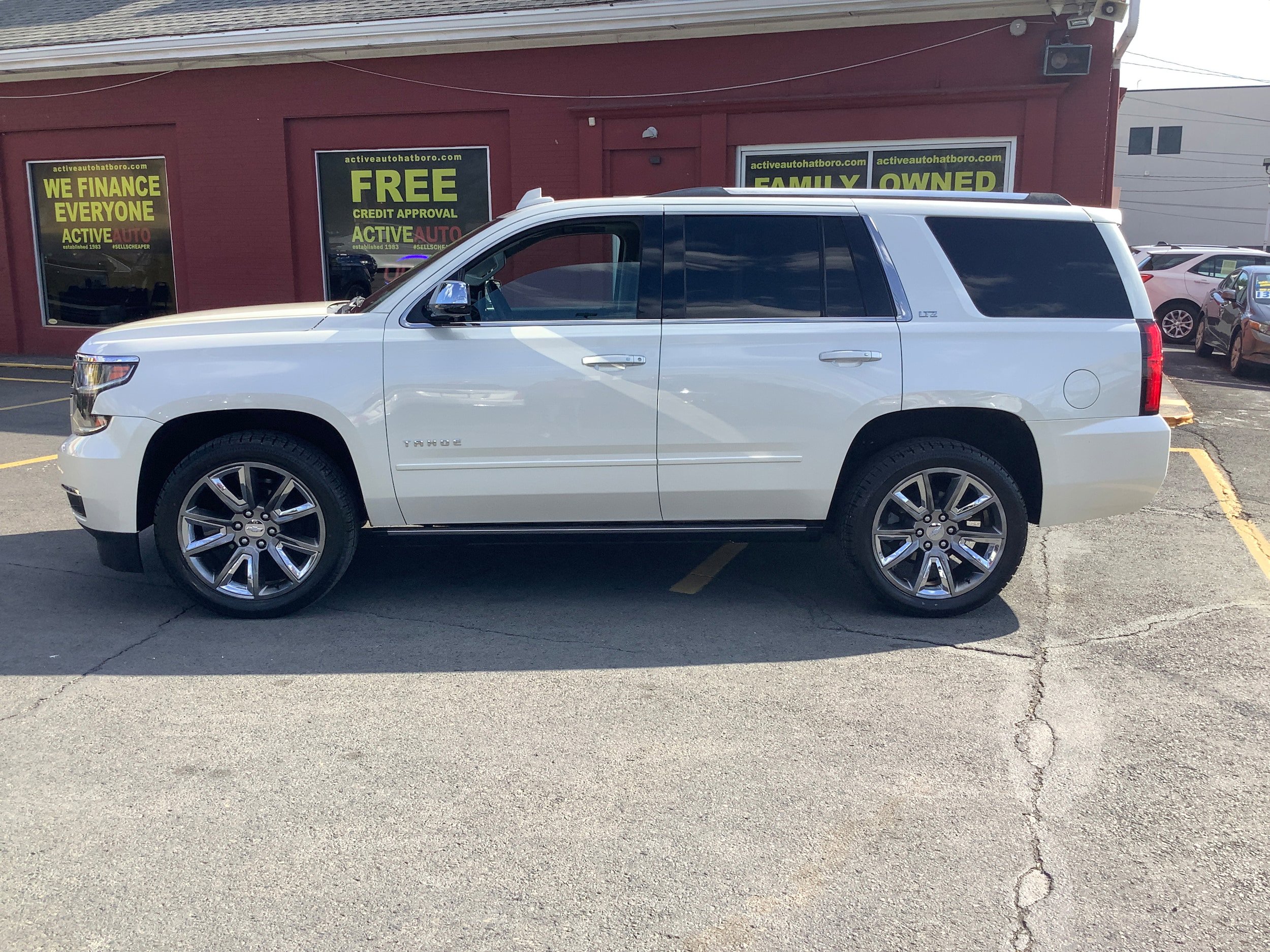 Used 2015 Chevrolet Tahoe LTZ AWD/4WD image 4