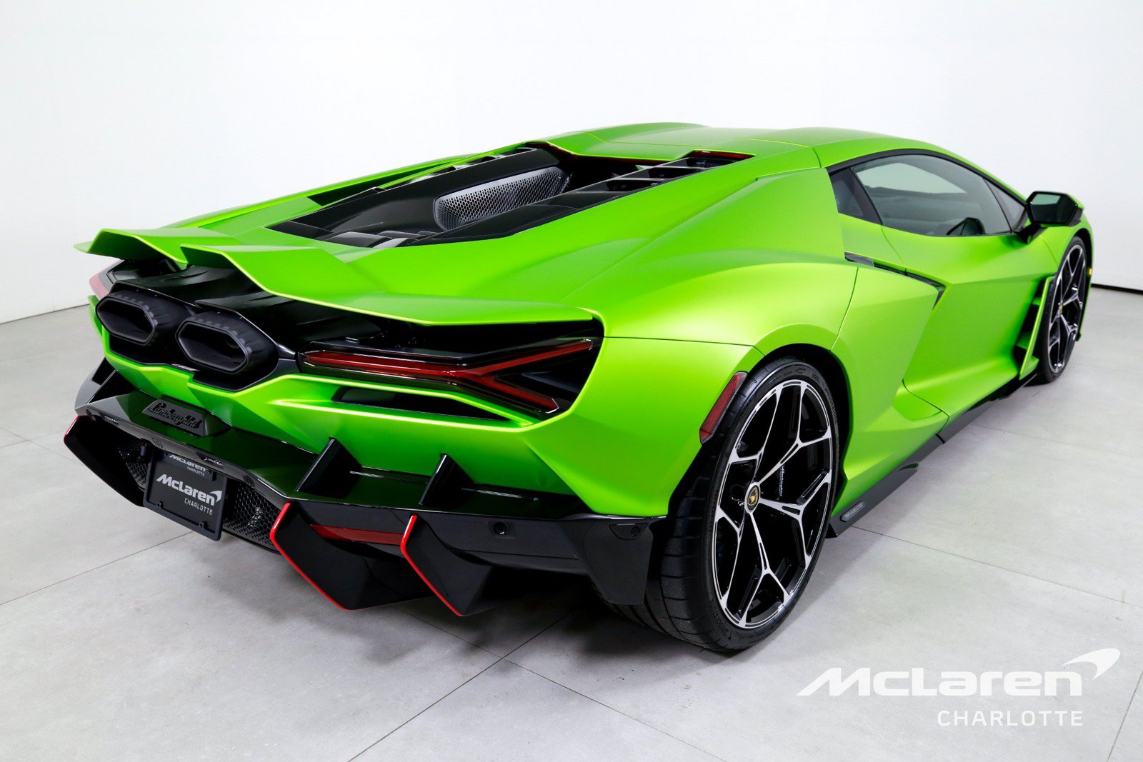 Used 2024 Lamborghini Revuelto AWD/4WD image 9