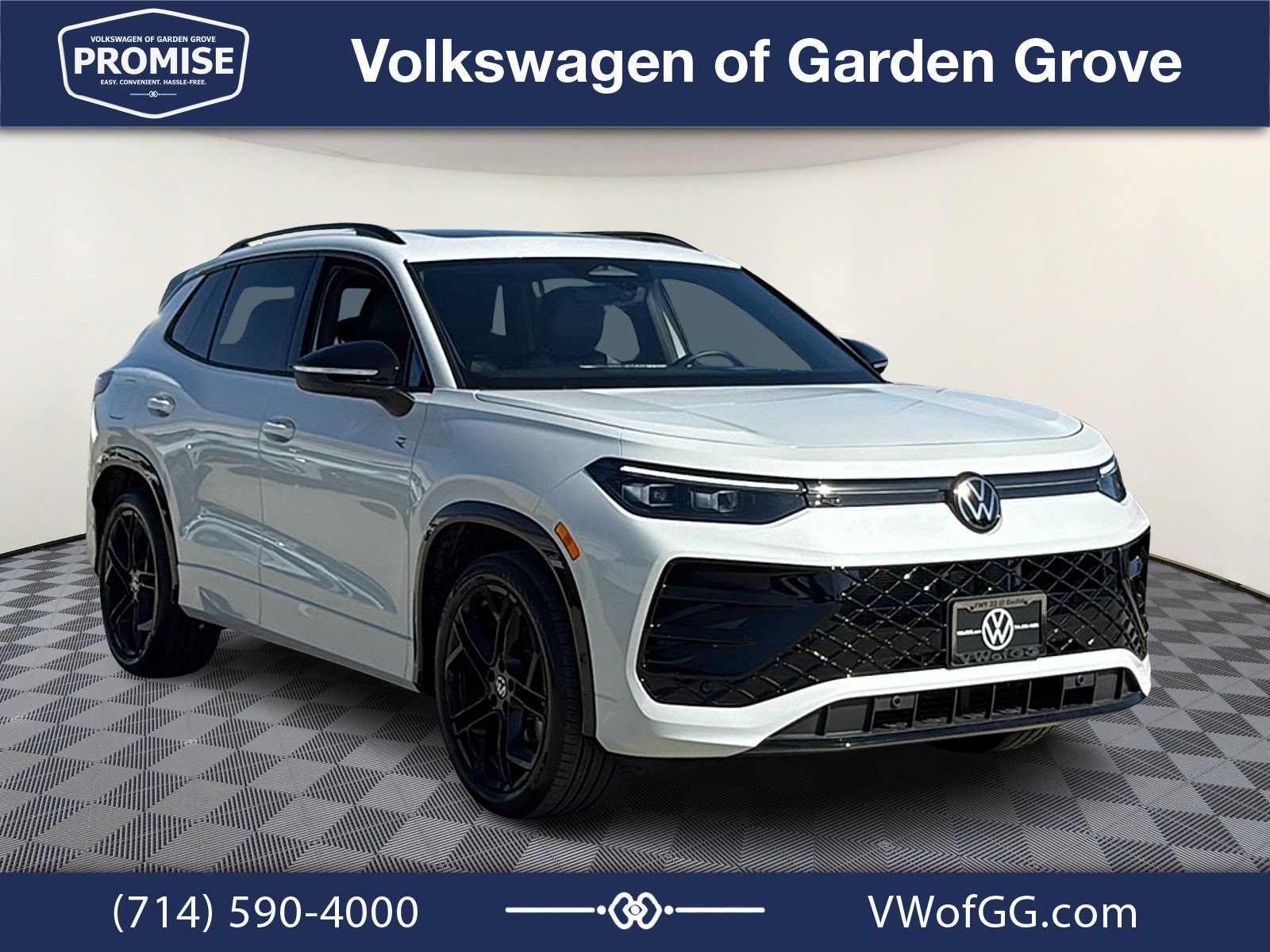 New 2026 Volkswagen Tiguan SE R-Line FWD image 2