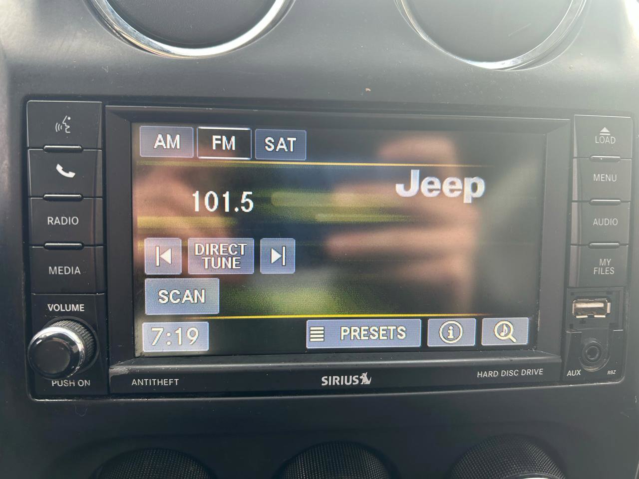 Used 2017 Jeep Compass High Altitude FWD image 23