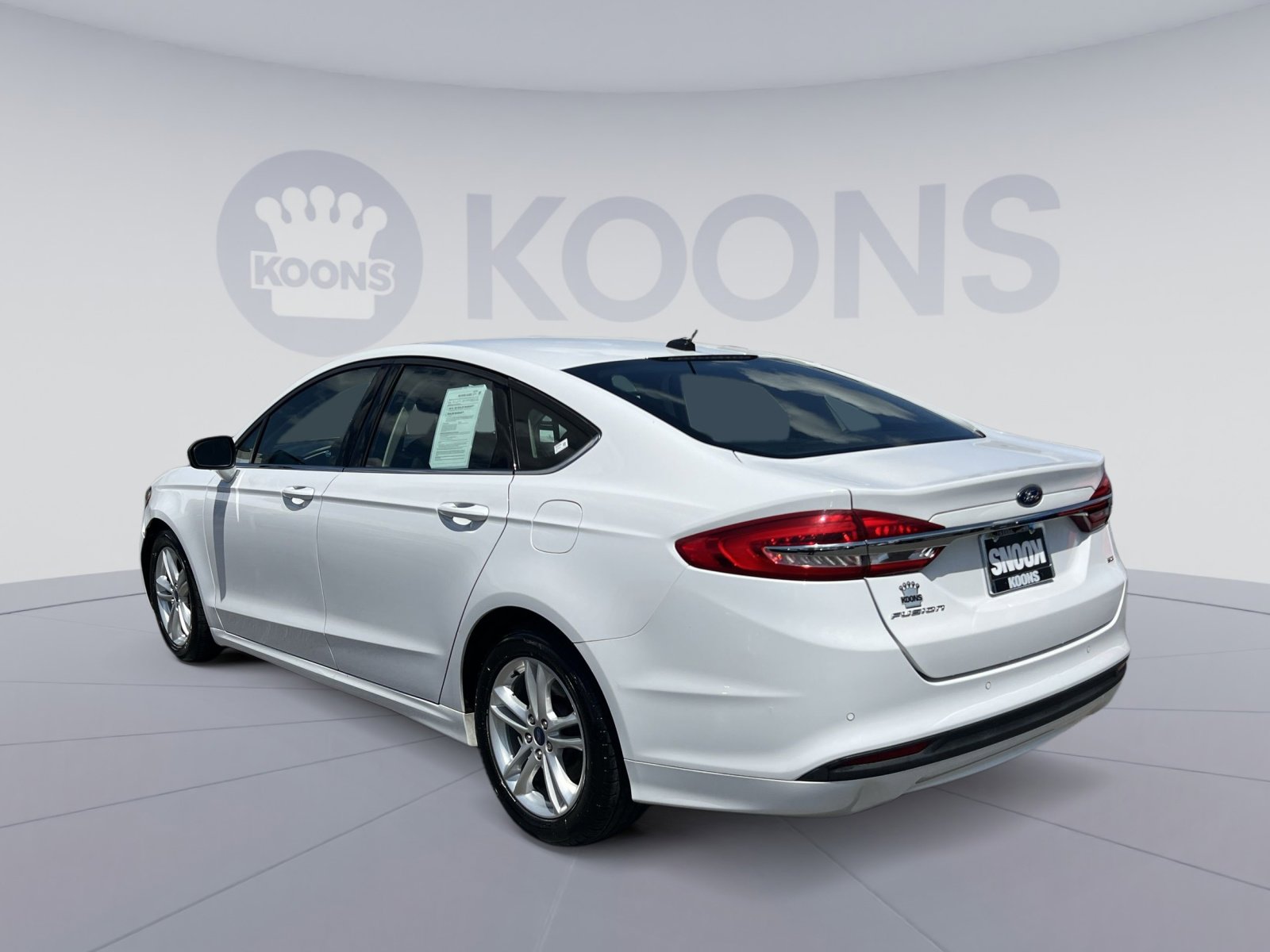 Certified 2018 Ford Fusion SE FWD image 8