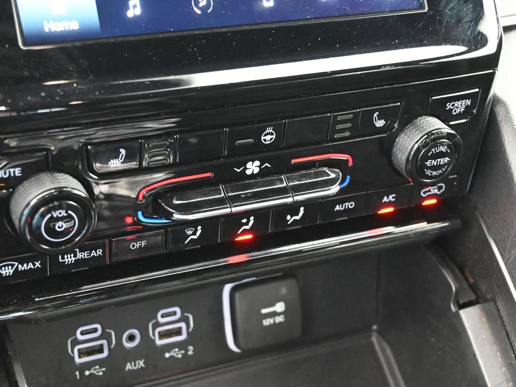 Used 2024 Jeep Grand Cherokee Altitude image 24