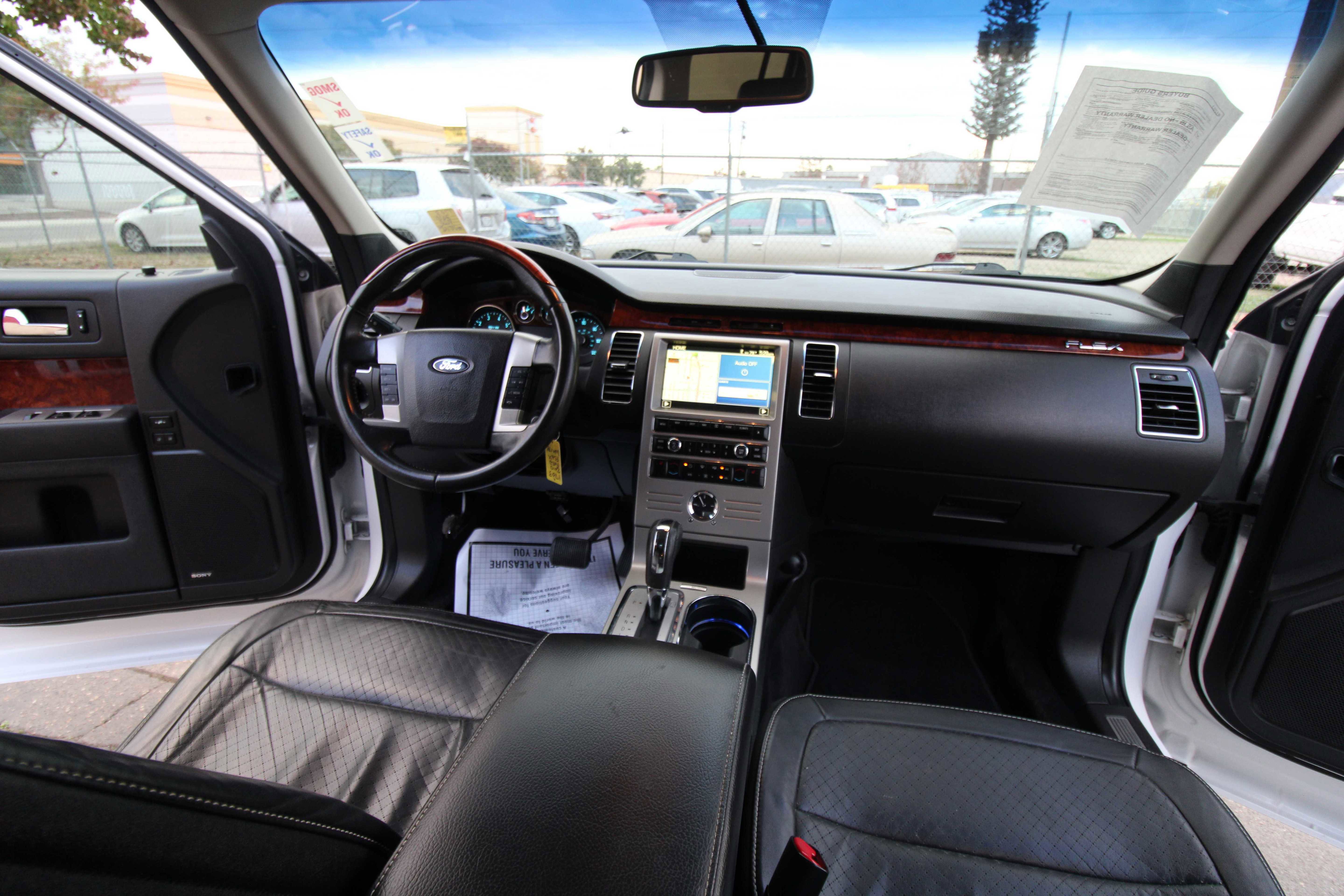 Used 2010 Ford Flex Limited image 27