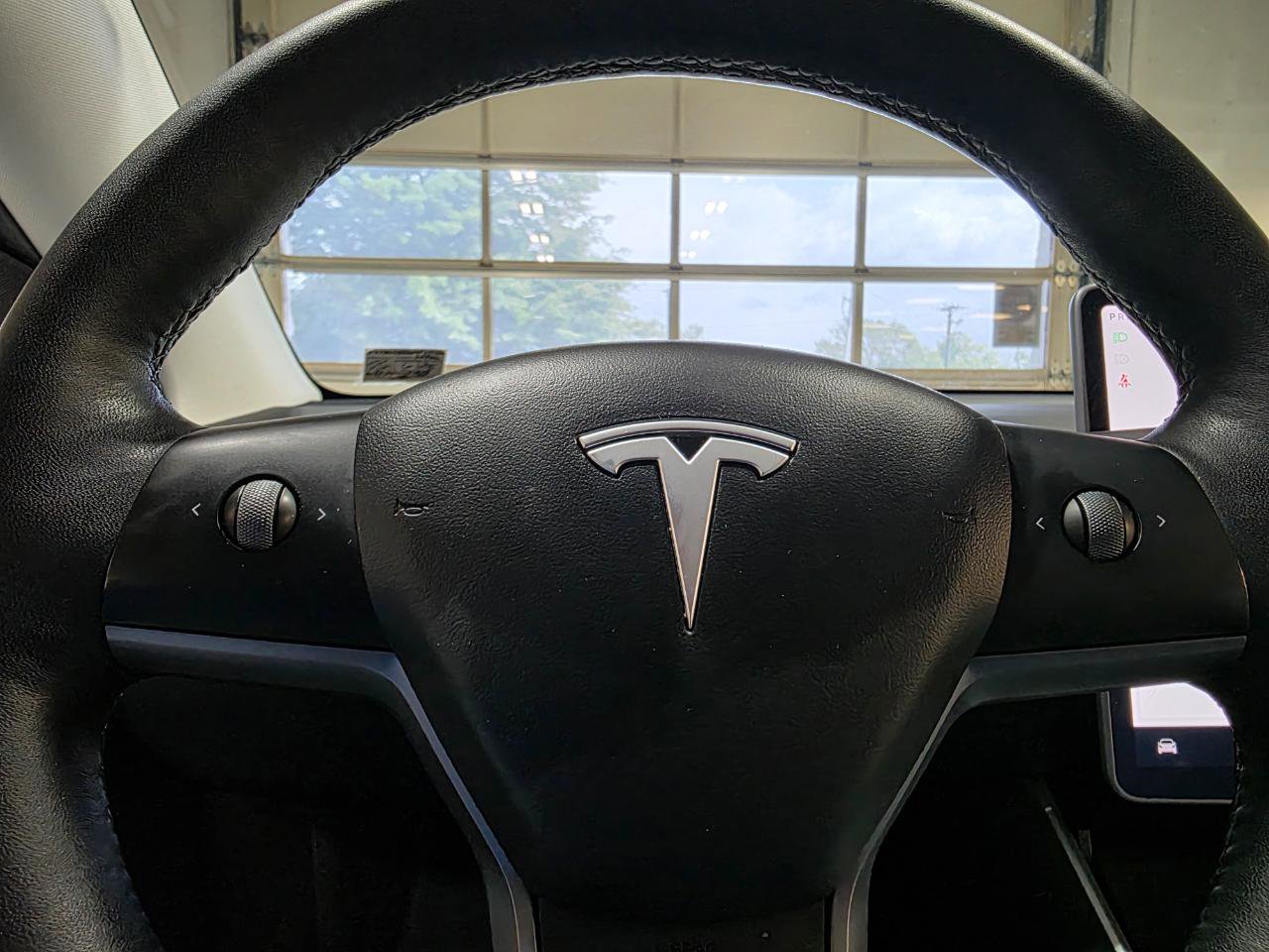 Used 2021 Tesla Model Y Long Range AWD/4WD image 38