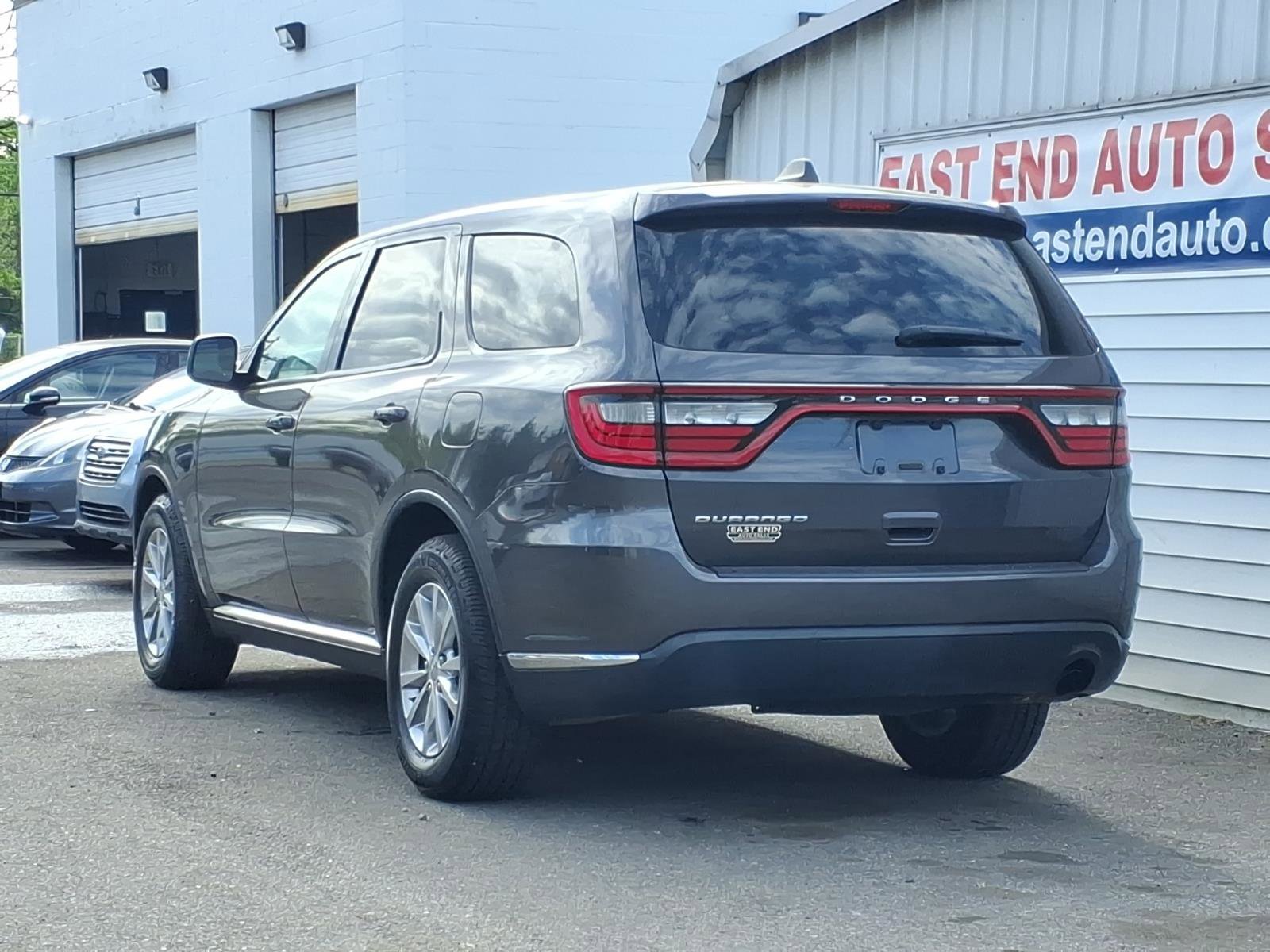 Used 2017 Dodge Durango SXT w/ 3rd Row Seating Group image 3