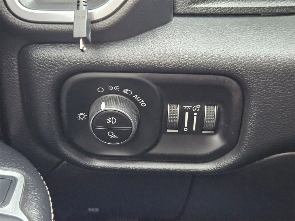 Certified 2019 RAM 2500 Big Horn w/ Night Edition image 20