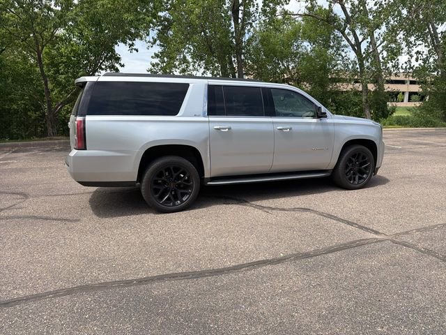 Used 2019 GMC Yukon XL SLT w/ Open Road Package AWD/4WD image 12