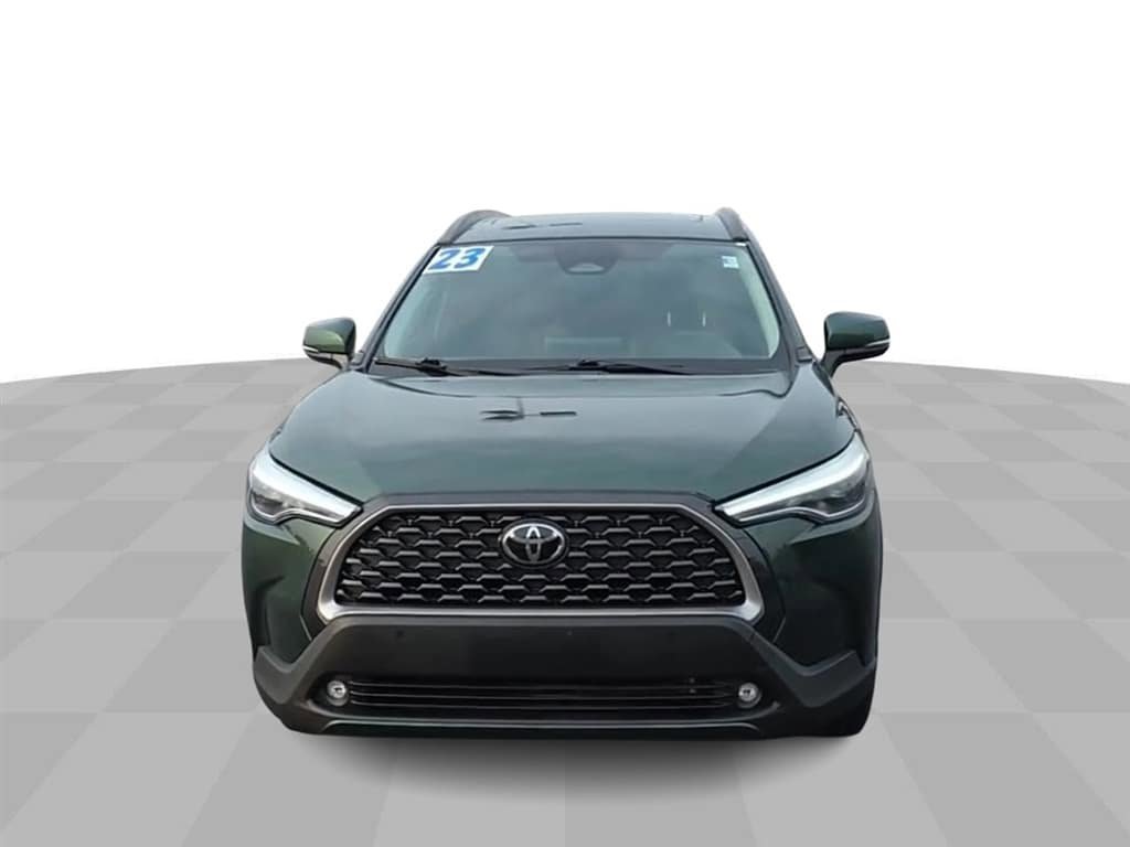 Used 2023 Toyota Corolla Cross XLE w/ Convenience Package image 3
