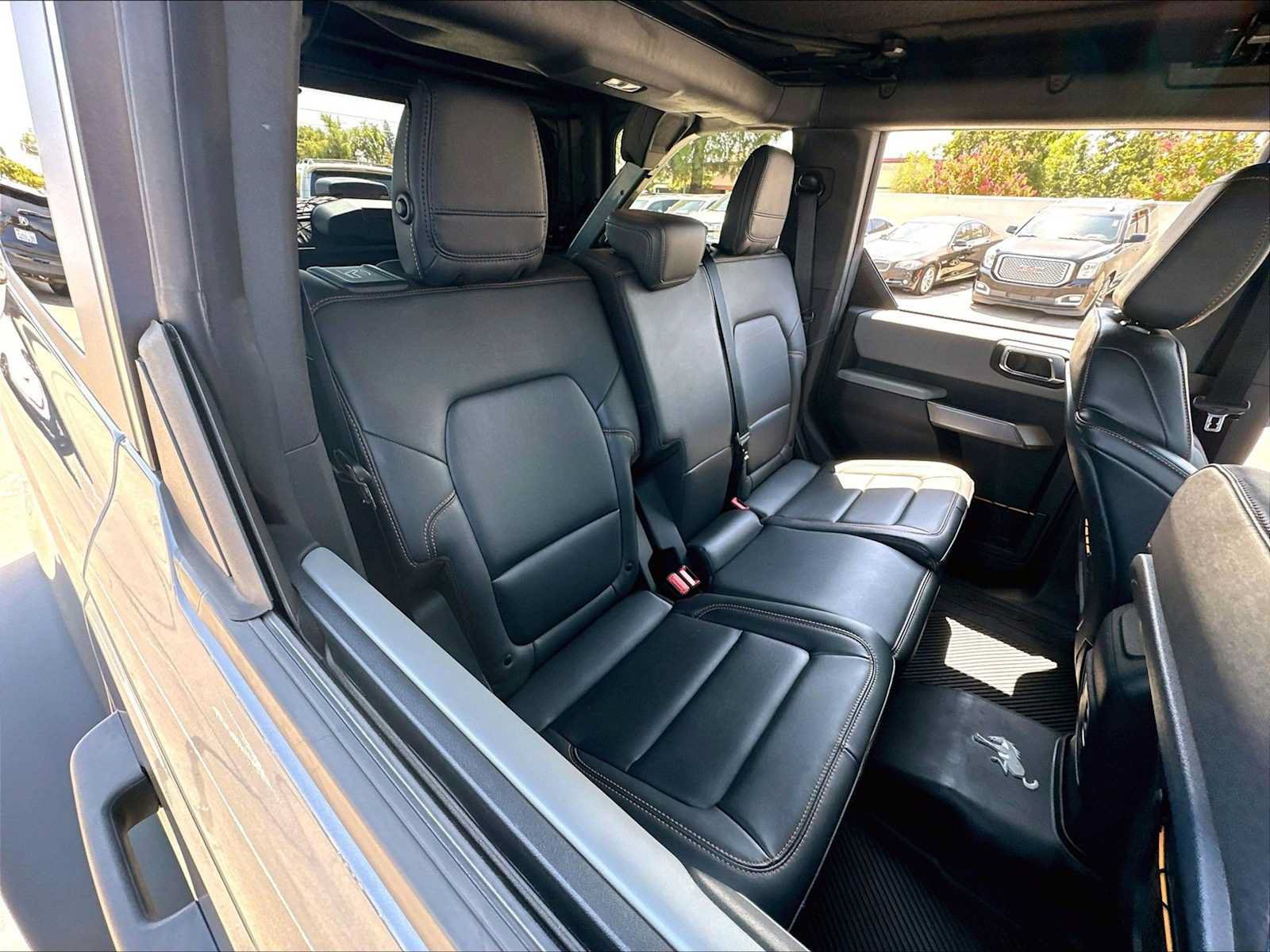 Used 2023 Ford Bronco Badlands w/ Sasquatch Package AWD/4WD image 28