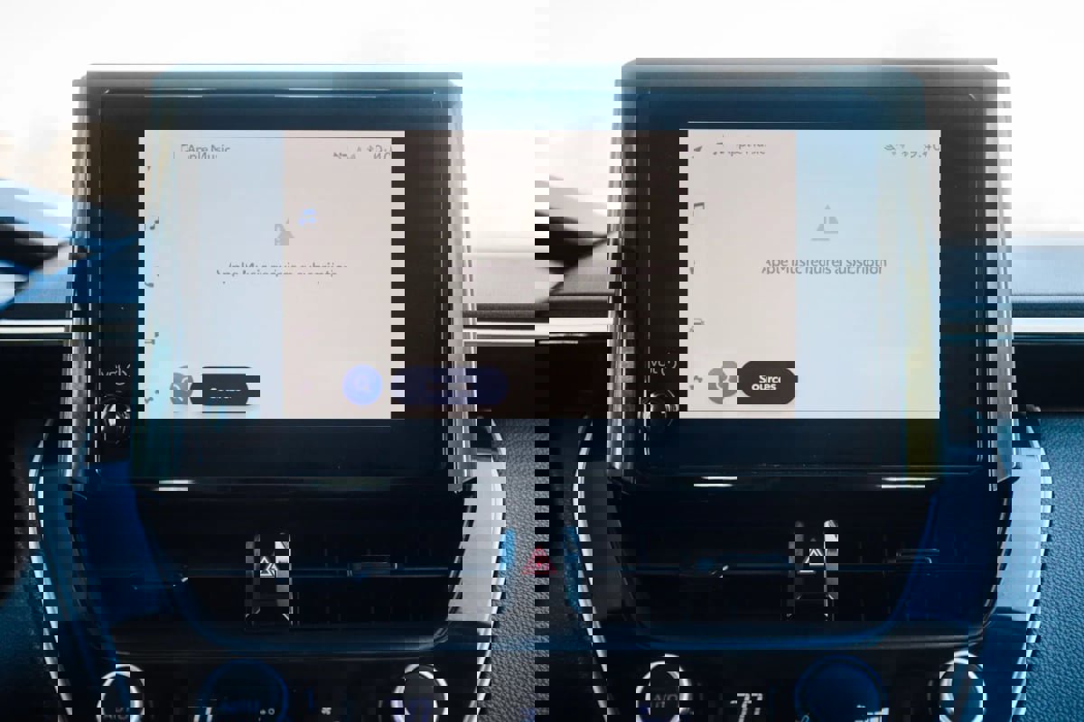 Used 2023 Toyota Corolla LE image 19