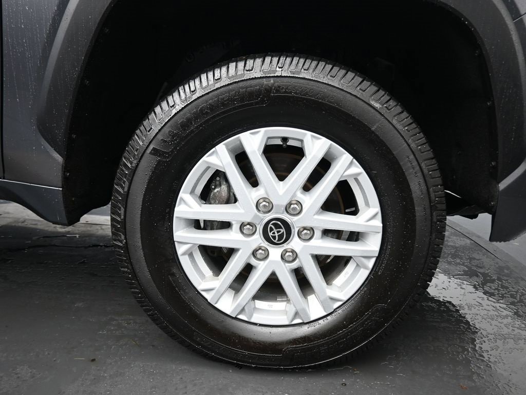 Used 2022 Toyota Tundra SR5 w/ SR5 Convenience Package image 61