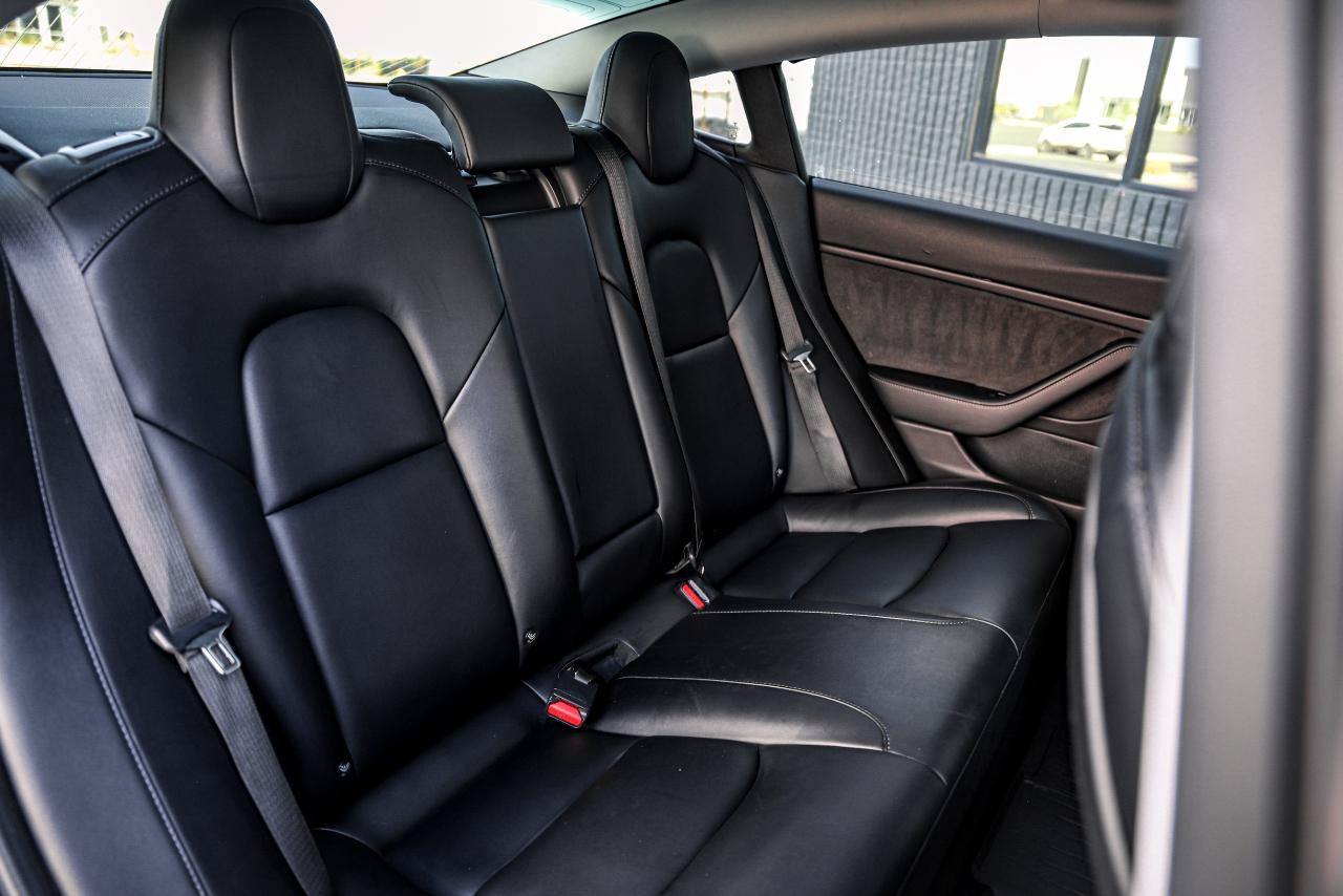 Used 2018 Tesla Model 3 Mid Range RWD image 31