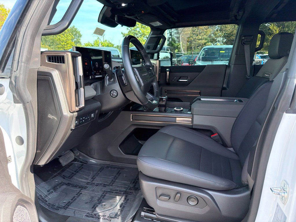 Used 2025 GMC Hummer EV 2X w/ LPO, Dark Essentials Package AWD/4WD image 12
