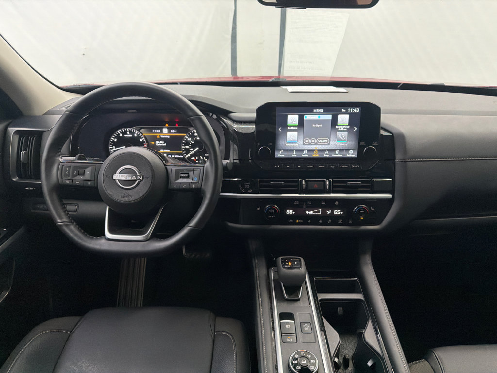 Used 2025 Nissan Pathfinder SL AWD/4WD image 23