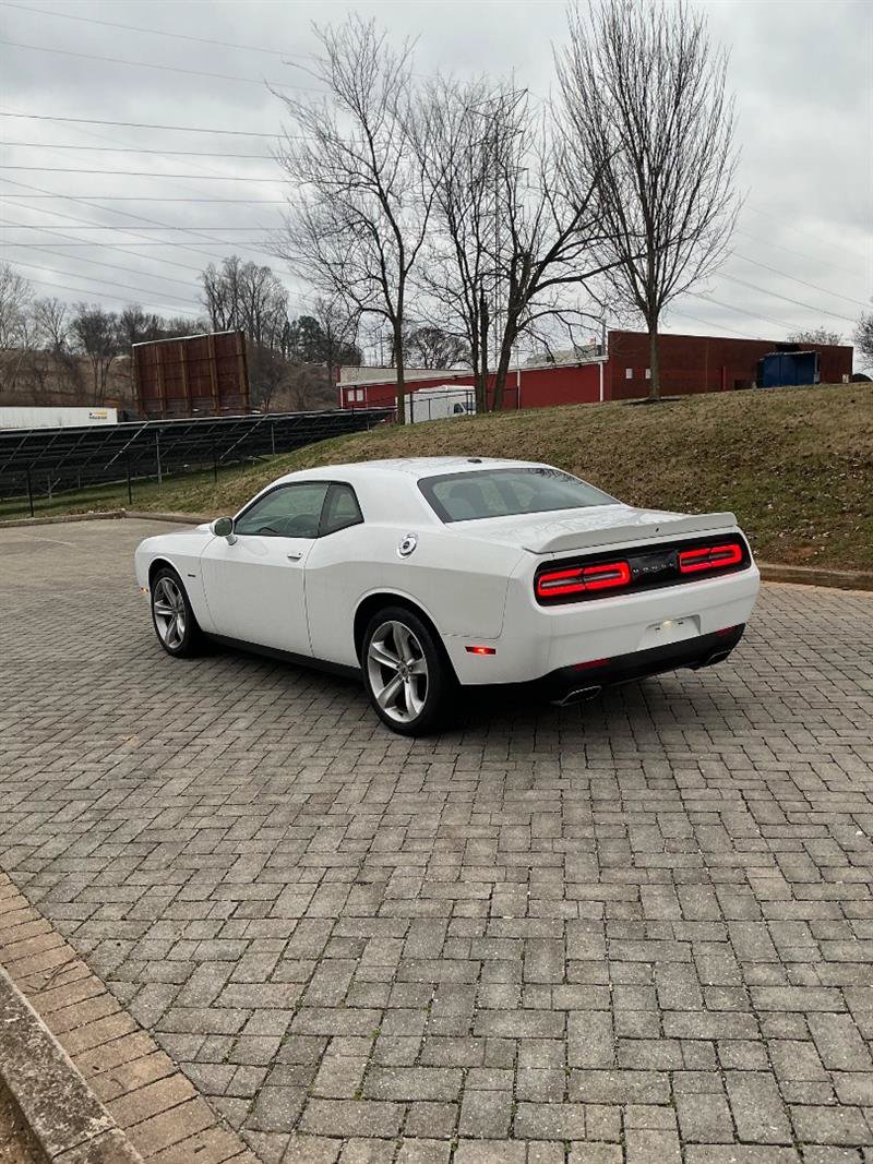 Used 2018 Dodge Challenger R/T RWD image 4