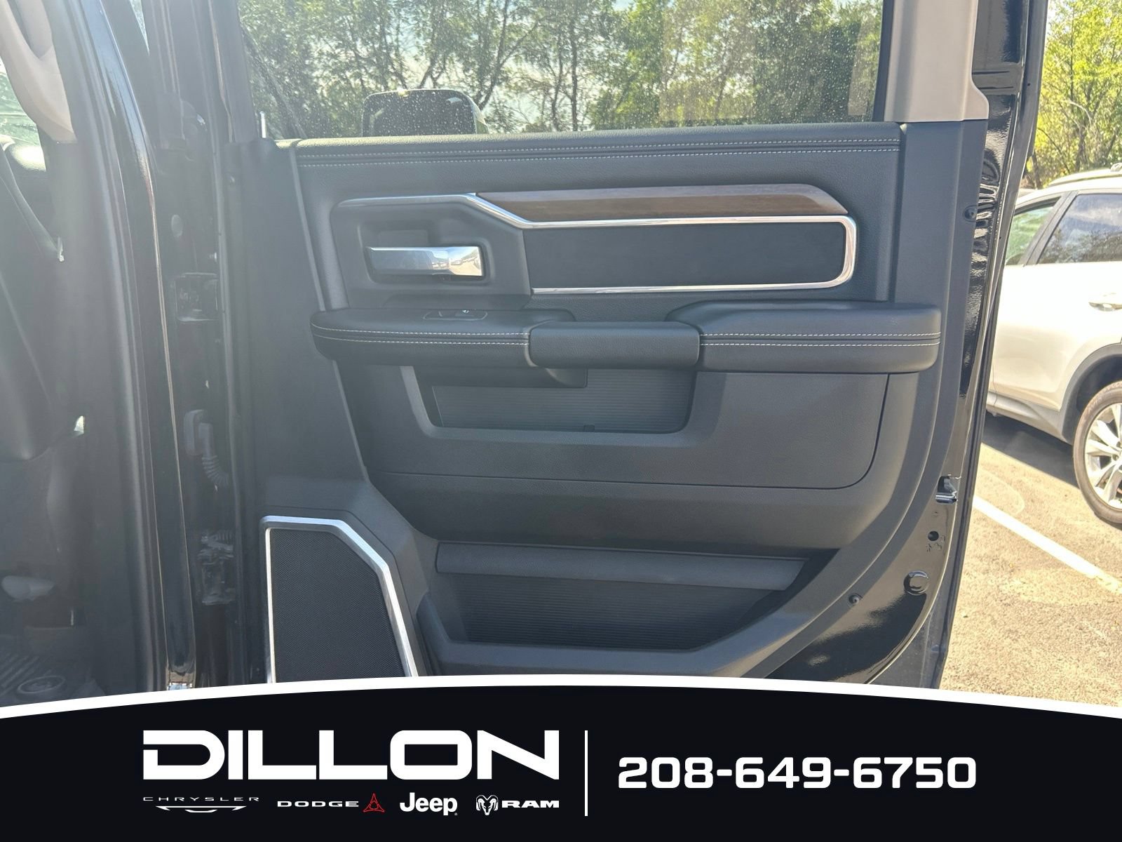 Used 2022 RAM 3500 Laramie AWD/4WD image 12