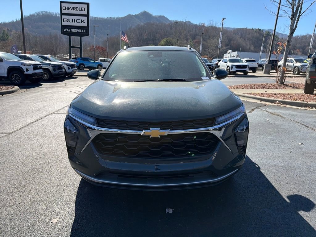 New 2025 Chevrolet Trax LT w/ Driver Confidence Package image 8