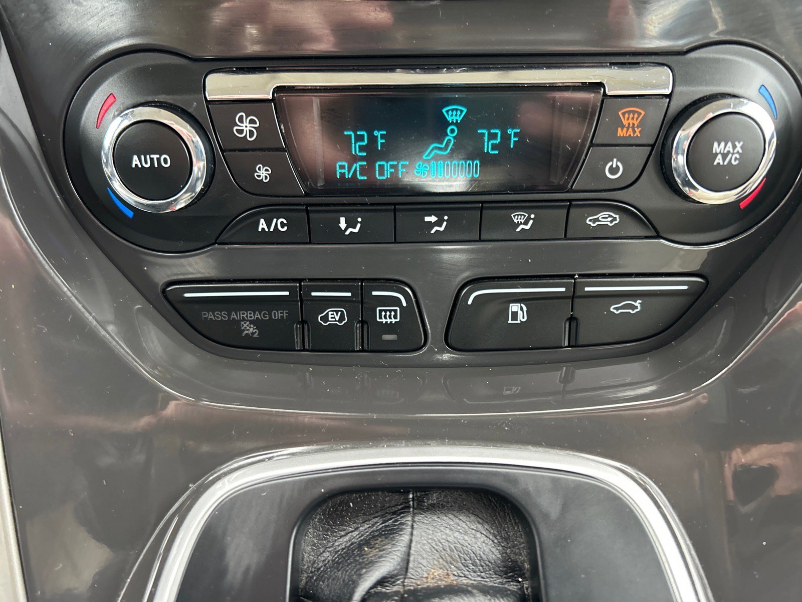 Used 2016 Ford C-MAX Energi SEL w/ Equipment Group 301A image 28