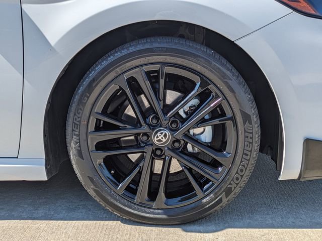 Used 2025 Toyota Camry SE image 12