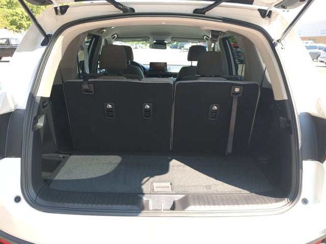 Used 2023 Honda Pilot LX image 12