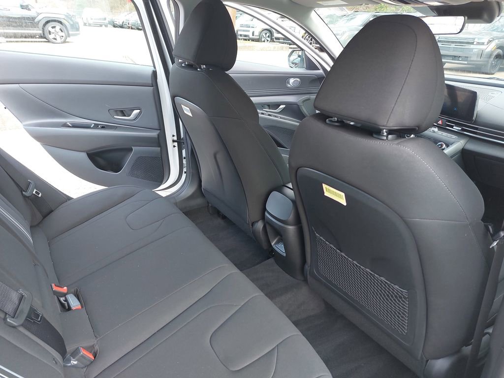 Certified 2025 Hyundai Elantra SEL w/ Cargo Package image 11