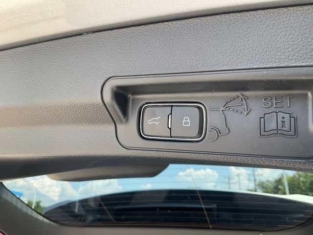Used 2023 Ford Explorer Limited AWD/4WD image 20