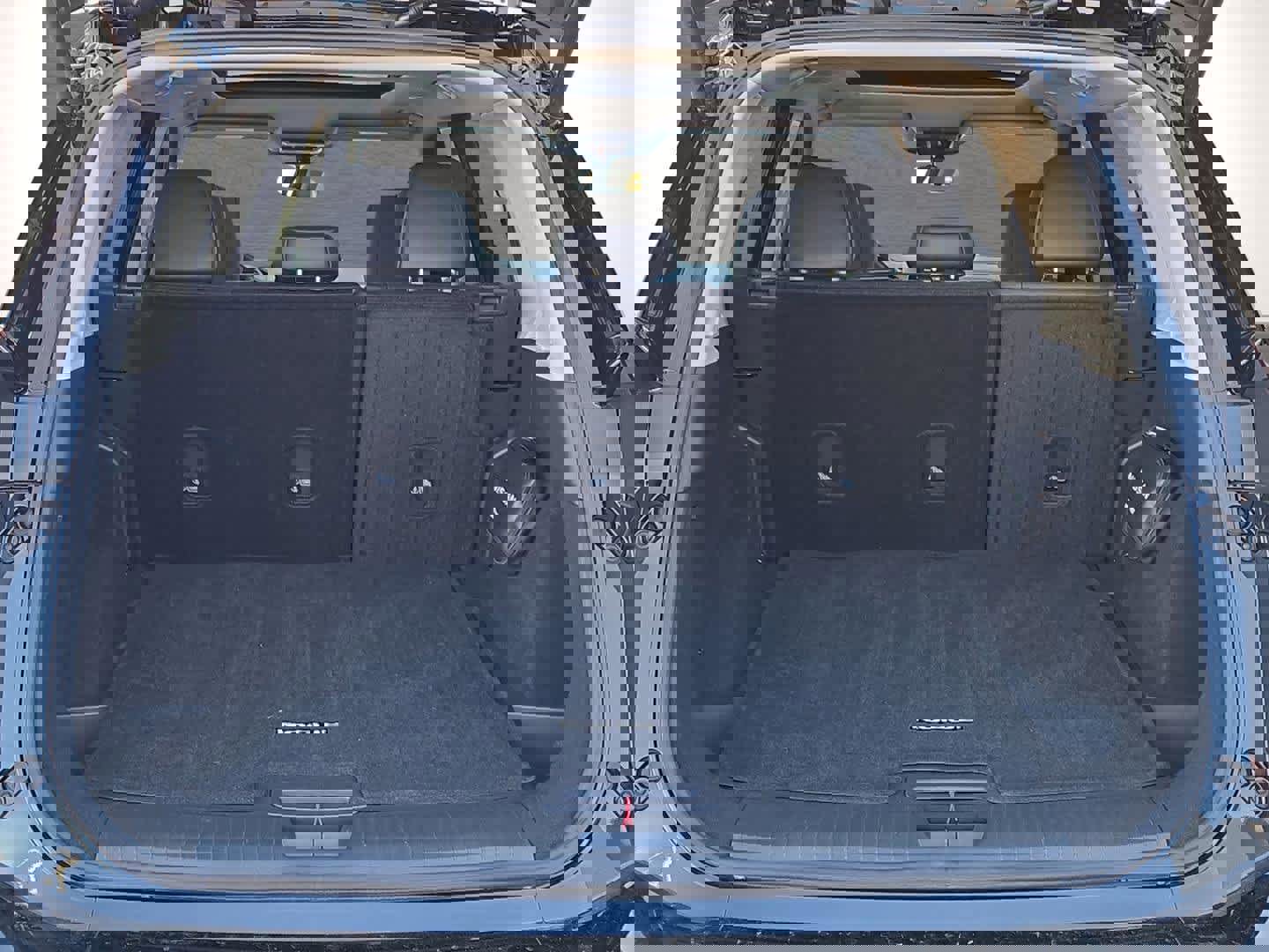 Used 2024 Nissan Rogue SV w/ SV Premium Package image 12