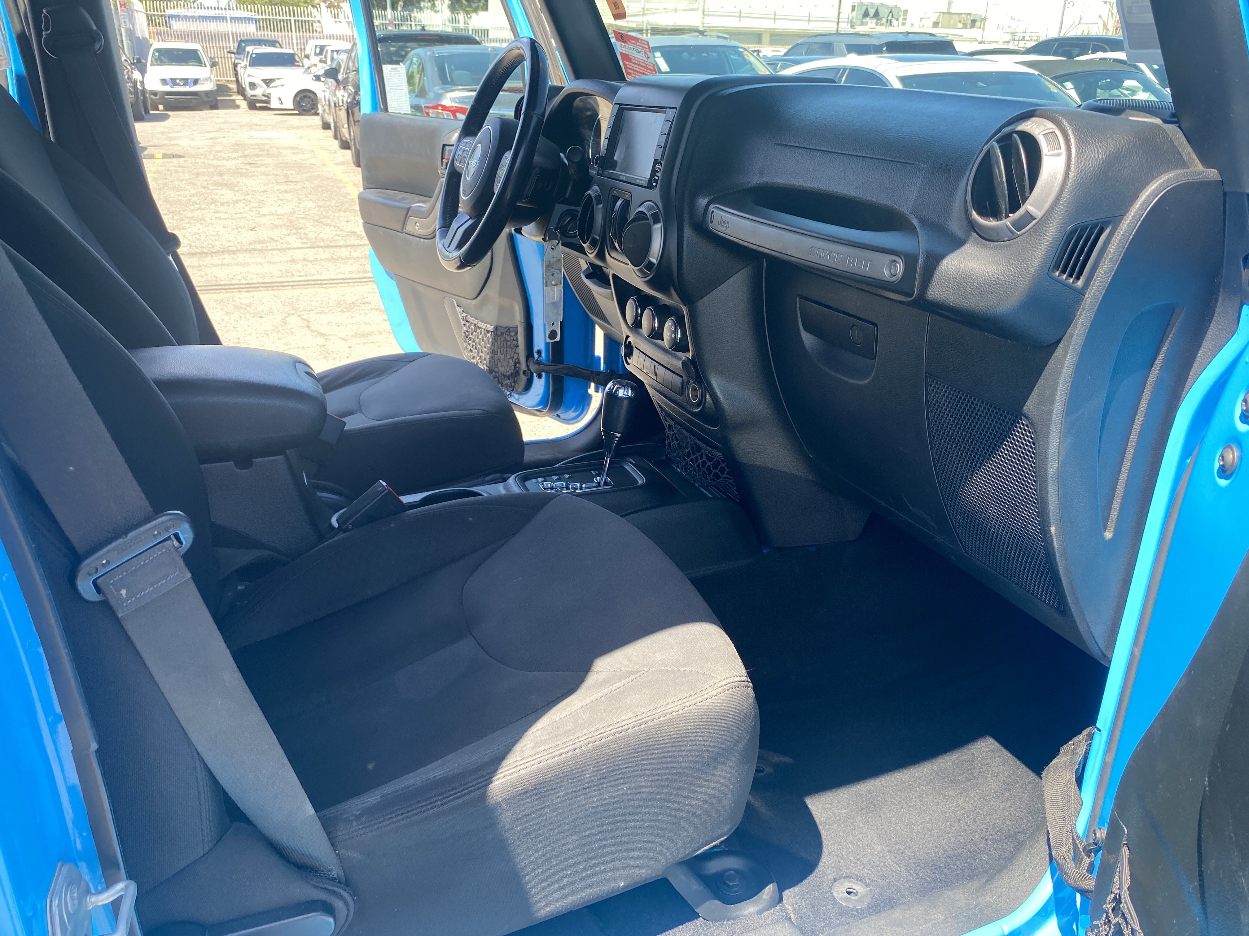 Used 2017 Jeep Wrangler Unlimited Sport w/ Quick Order Package 24S AWD/4WD image 23