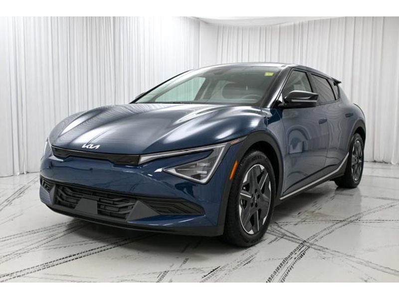 Used 2025 Kia EV6 Light image 4