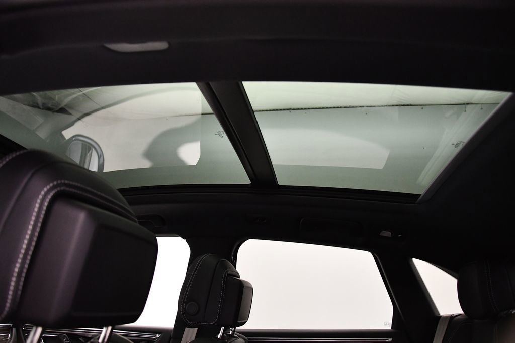 Certified 2025 Porsche Macan image 20