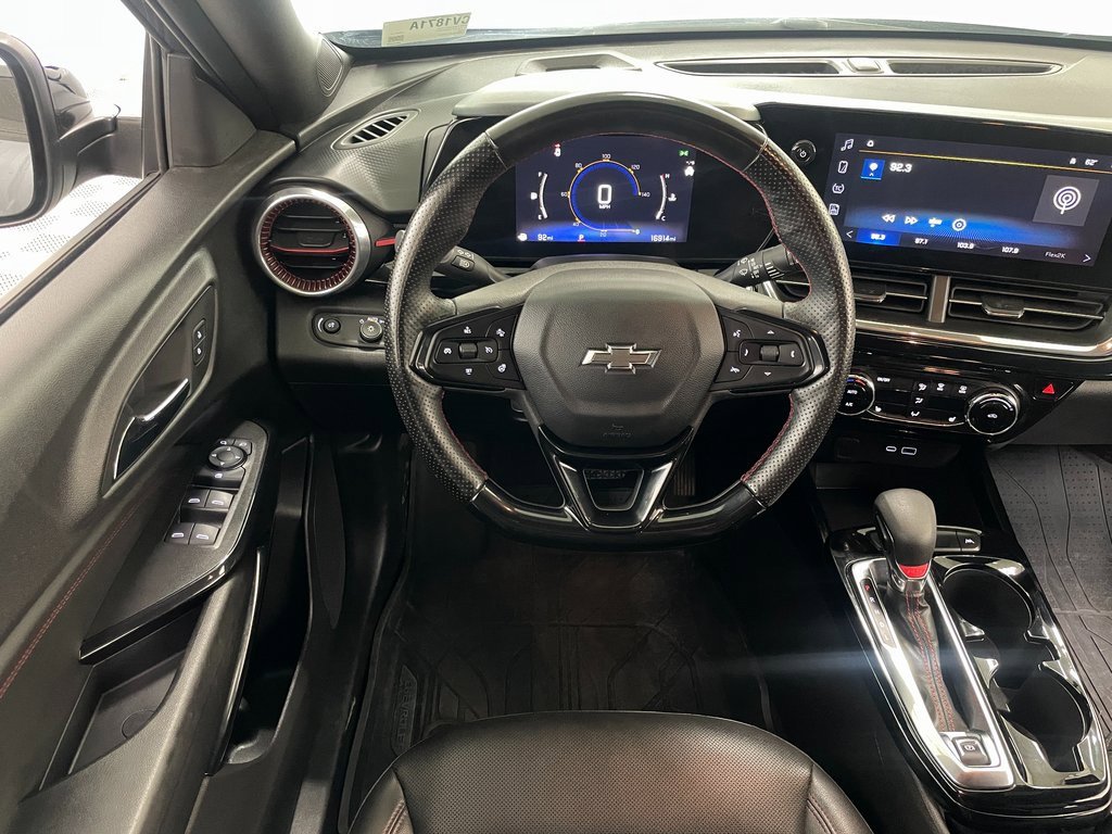 Certified 2025 Chevrolet Trax RS w/ Driver Confidence Package image 19