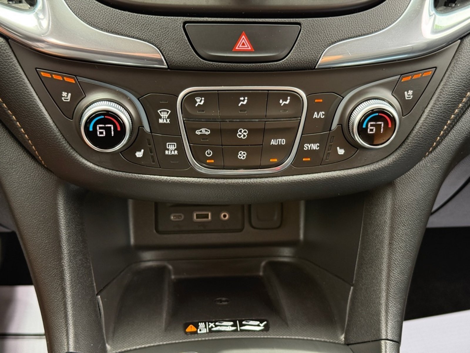 Used 2019 Chevrolet Equinox Premier FWD image 17