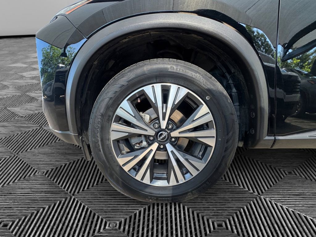 Used 2023 Nissan Rogue SV AWD/4WD image 9