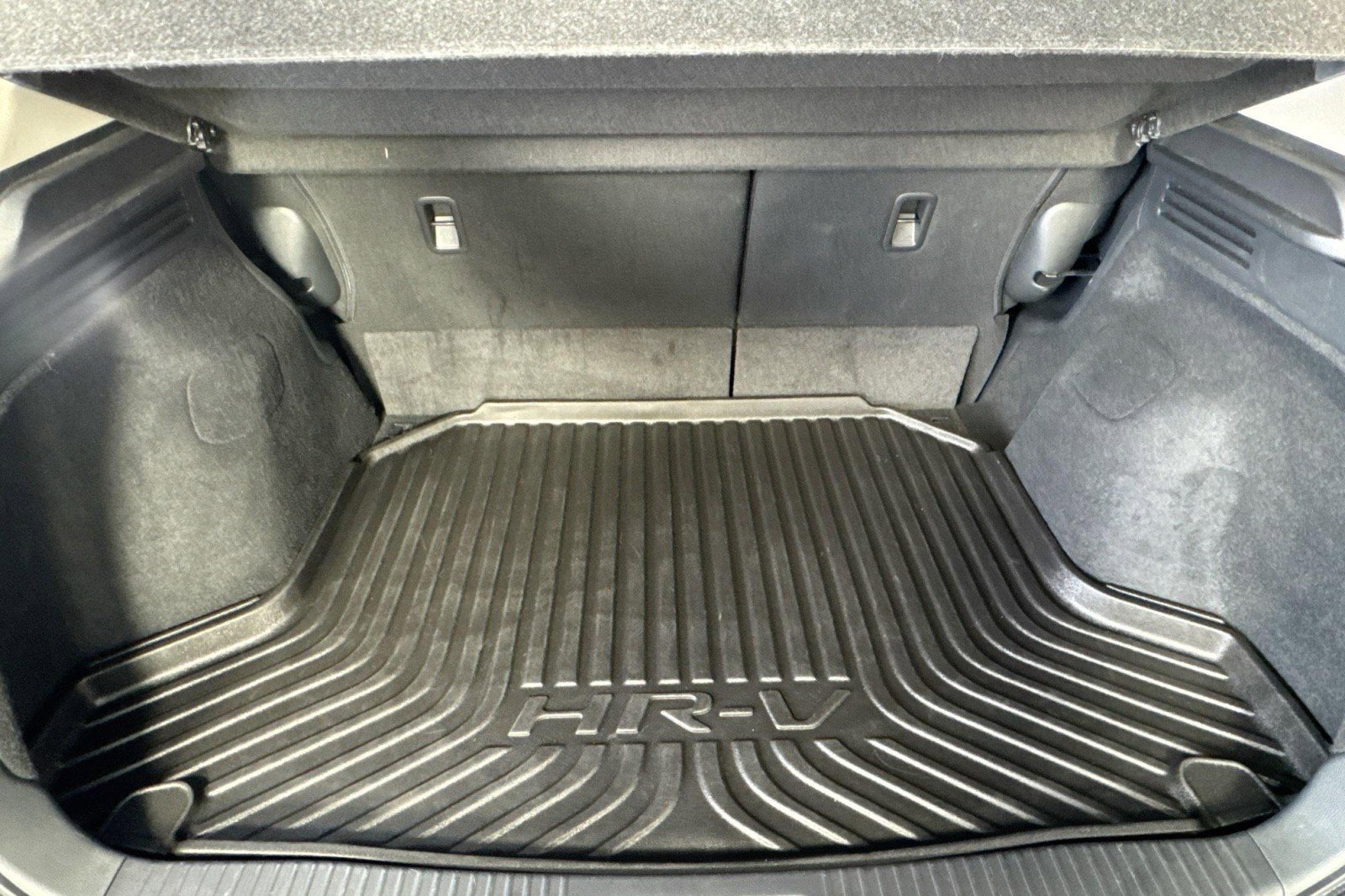 Used 2019 Honda HR-V Touring image 25