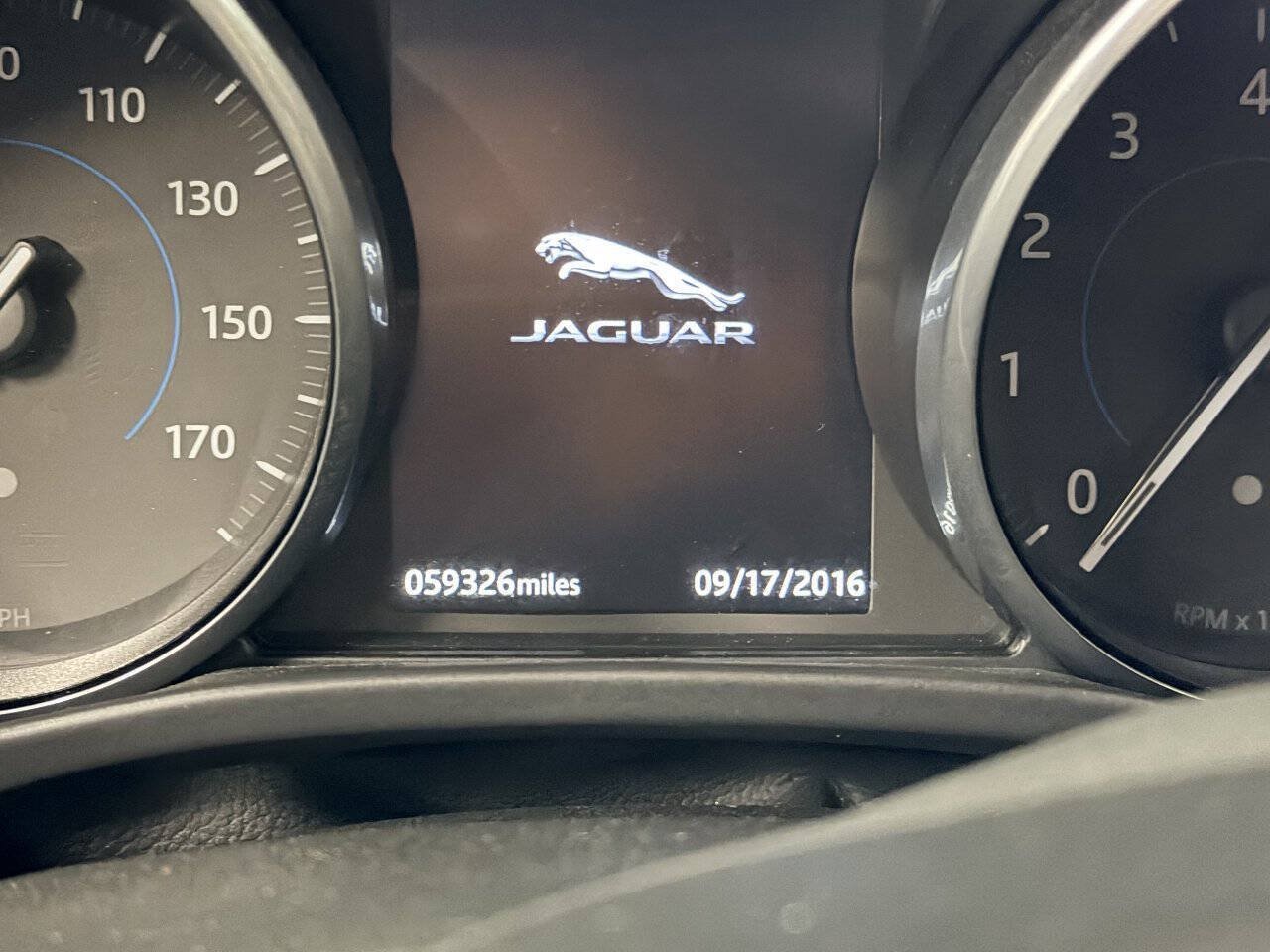 Used 2018 Jaguar F-PACE Premium AWD/4WD image 14