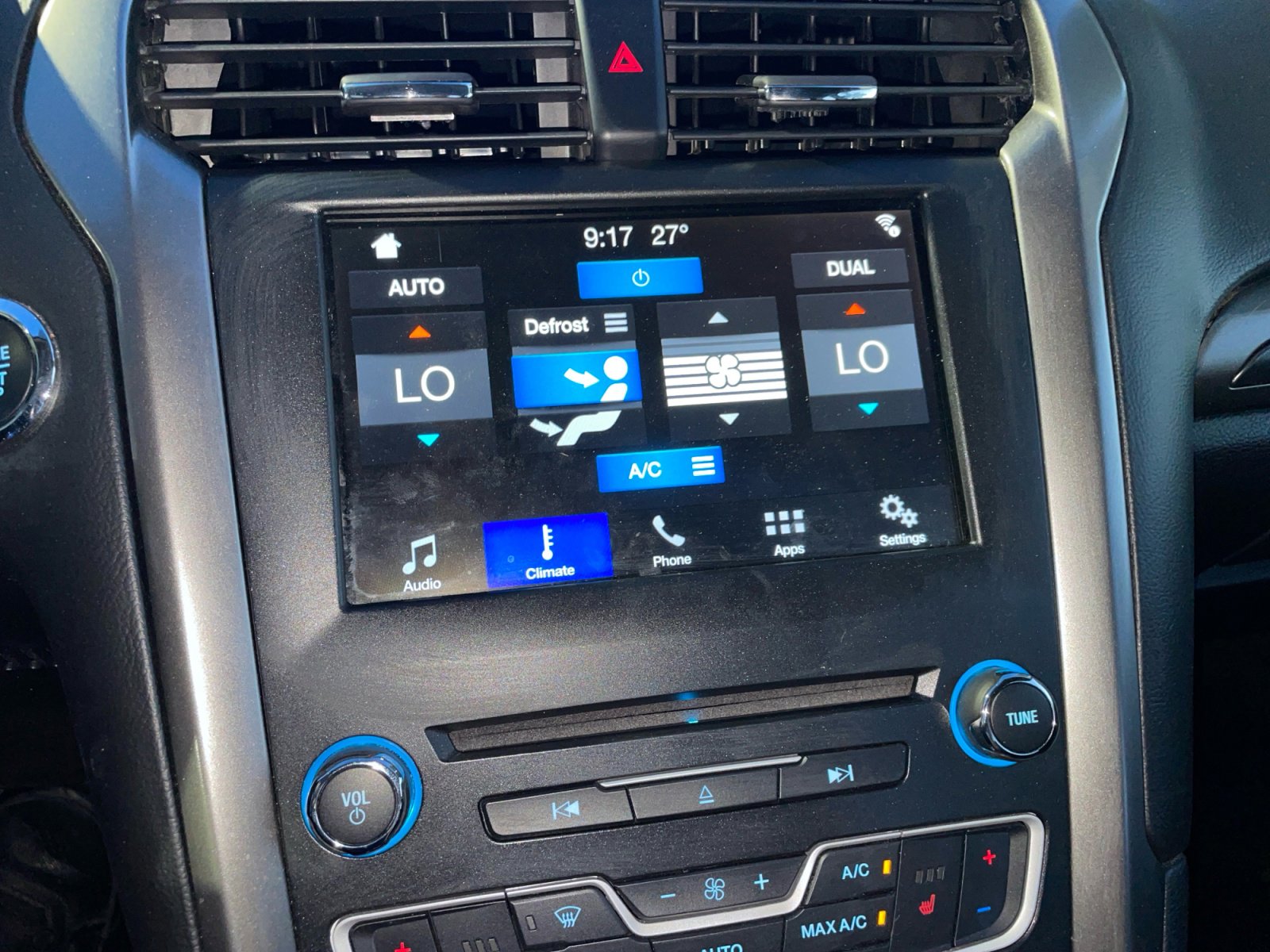 Used 2017 Ford Fusion SE w/ Equipment Group 201A AWD/4WD image 23