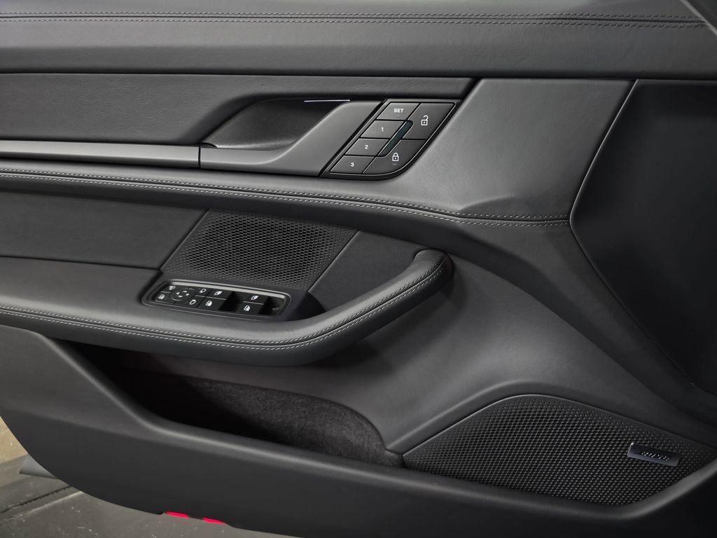 New 2026 Porsche Taycan image 22