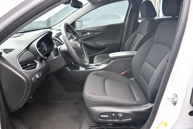 Used 2025 Chevrolet Malibu LT FWD image 12
