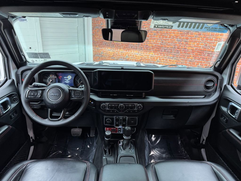 Used 2024 Jeep Wrangler Unlimited Rubicon image 12