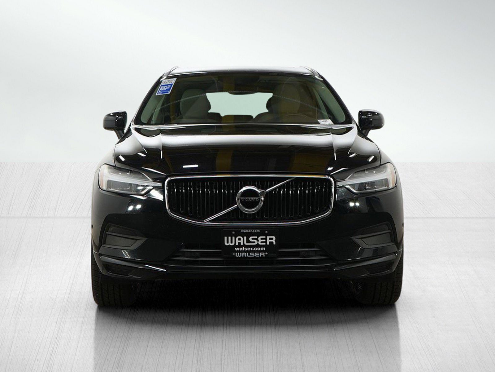 Used 2019 Volvo XC60 T6 Momentum w/ Multimedia Package image 8
