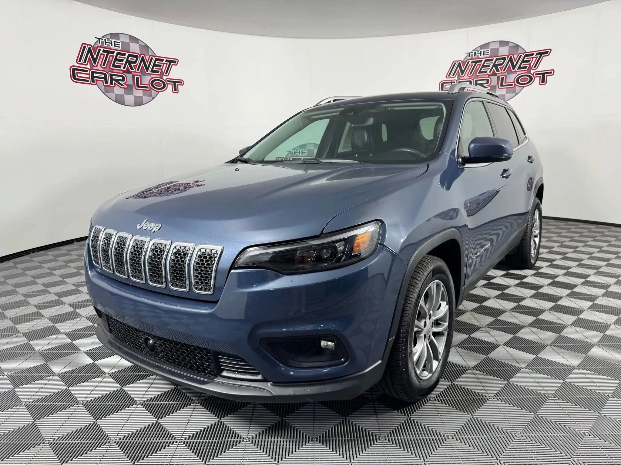 Used 2021 Jeep Cherokee Latitude Lux w/ Comfort/Convenience Group FWD image 3