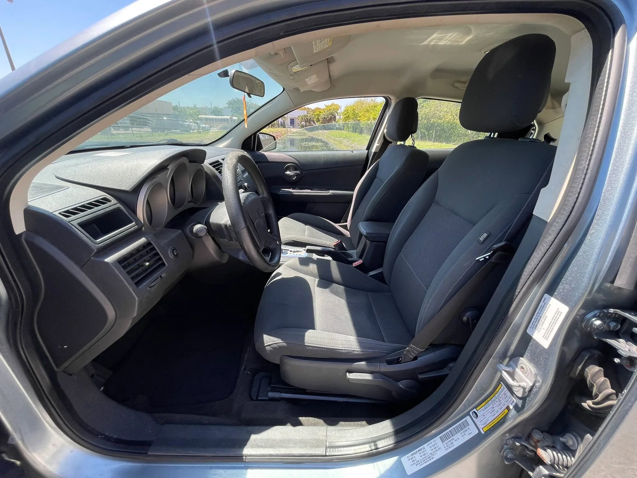 Used 2010 Dodge Avenger SXT FWD image 19