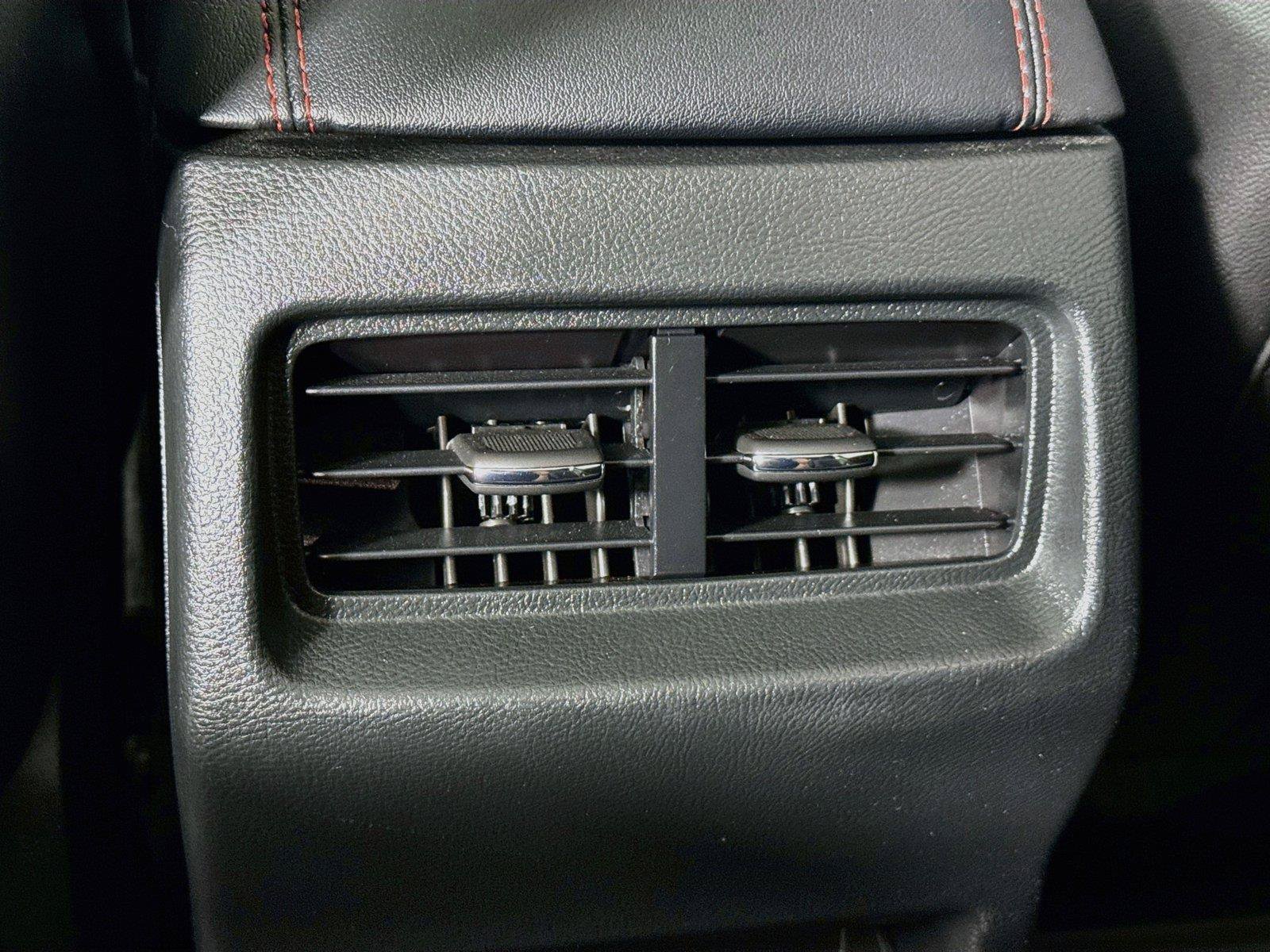 Used 2021 Ford Edge ST-Line FWD image 38